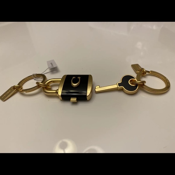 NWT COACH Lock And Key Bag Charm Key Ring C1679 BLACK - Picture 3 of 12